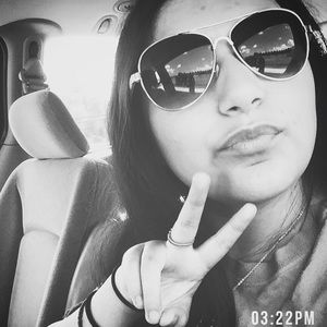 Meet your Posher, Ana